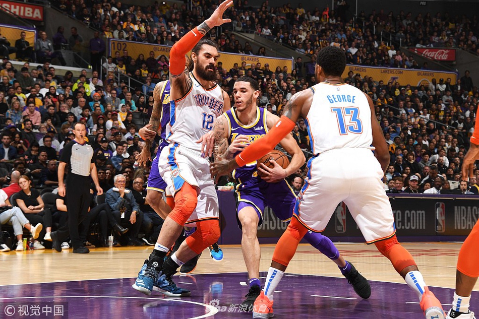 对显得更加 对显得更加