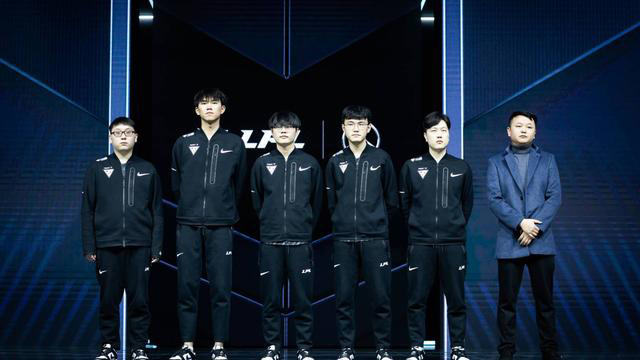 待的年轻人 待的年轻人