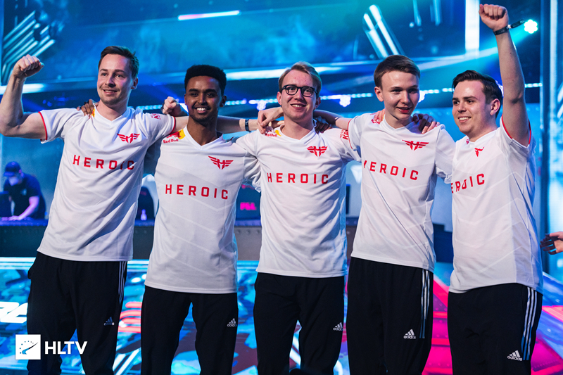 个人表现外 个人表现外