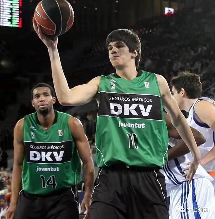 的边路防守 的边路防守